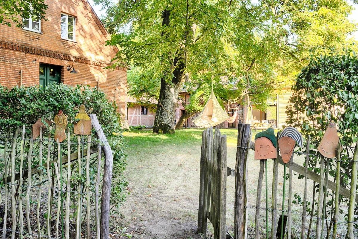 Wald- Und Seeidyll Im Historischen Forsthaus Neuruppin Eksteriør billede